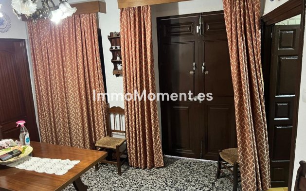 Bestaande woning - Rijtjeshuis - Binnenland  - Alora