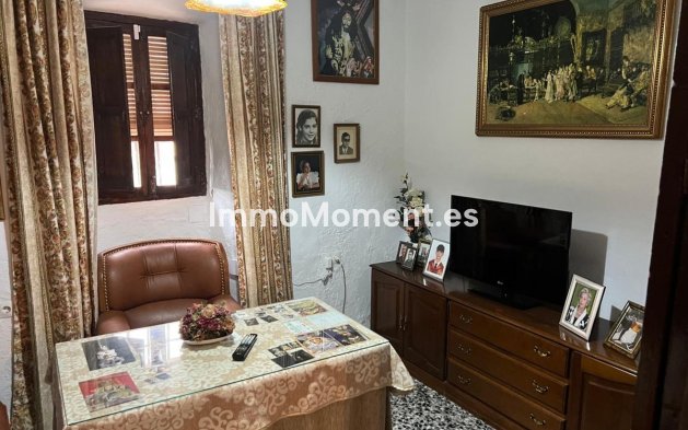 Bestaande woning - Rijtjeshuis - Binnenland  - Alora