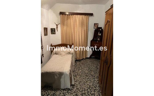 Bestaande woning - Rijtjeshuis - Binnenland  - Alora