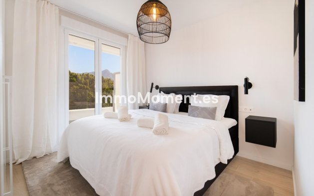 Resale - Apartment - Marbella - Nueva Andalucía