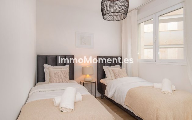Resale - Apartment - Marbella - Nueva Andalucía