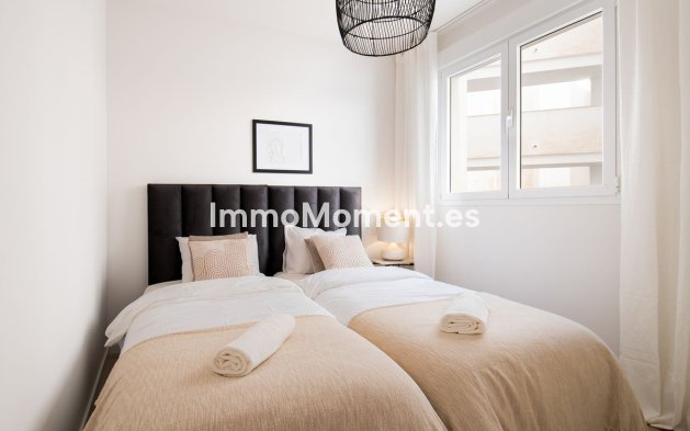Resale - Apartment - Marbella - Nueva Andalucía