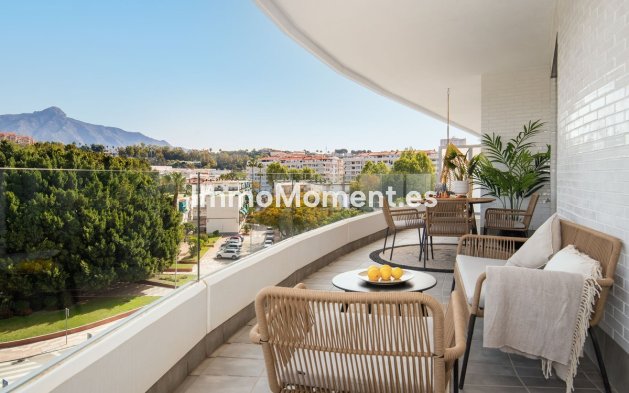 Resale - Apartment - Marbella - Nueva Andalucía
