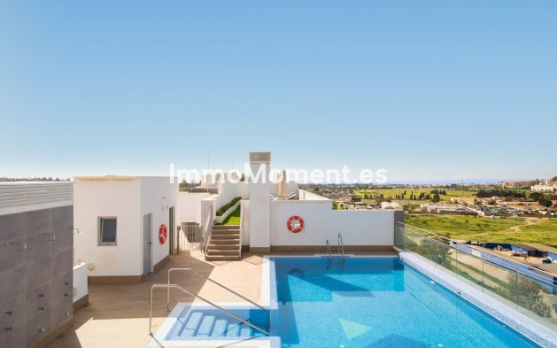 Resale - Apartment - Marbella - Nueva Andalucía