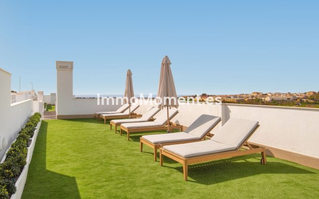 Resale - Apartment - Marbella - Nueva Andalucía