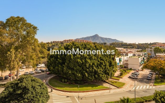 Resale - Apartment - Marbella - Nueva Andalucía