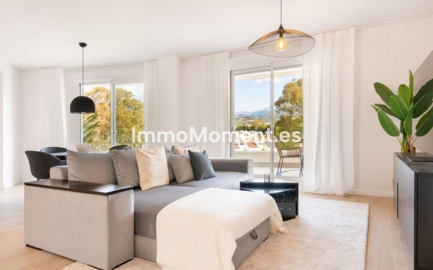 Resale - Apartment - Marbella - Nueva Andalucía