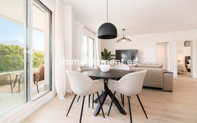 Resale - Apartment - Marbella - Nueva Andalucía