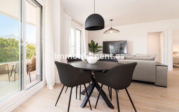 Resale - Apartment - Marbella - Nueva Andalucía