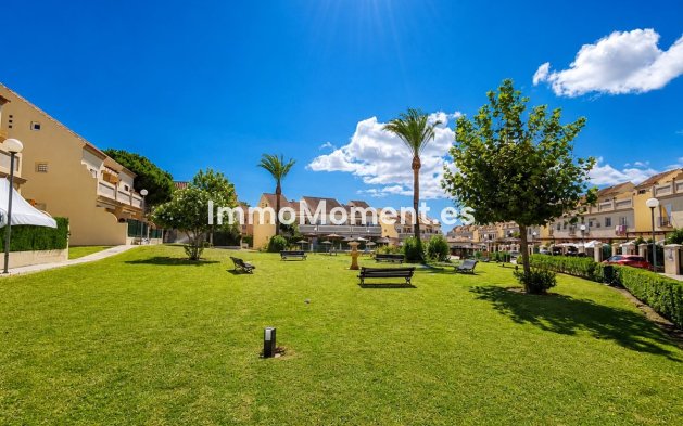 Resale - Detached villa - Manilva - La Duquesa