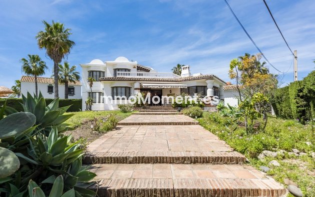 Wiederverkauf - Freistehende Villa - Estepona  - Atalaya