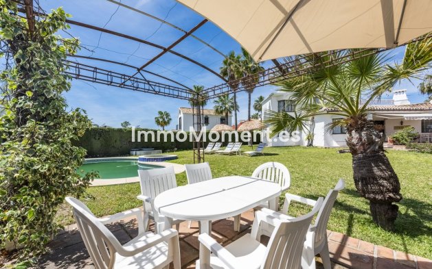 Wiederverkauf - Freistehende Villa - Estepona  - Atalaya