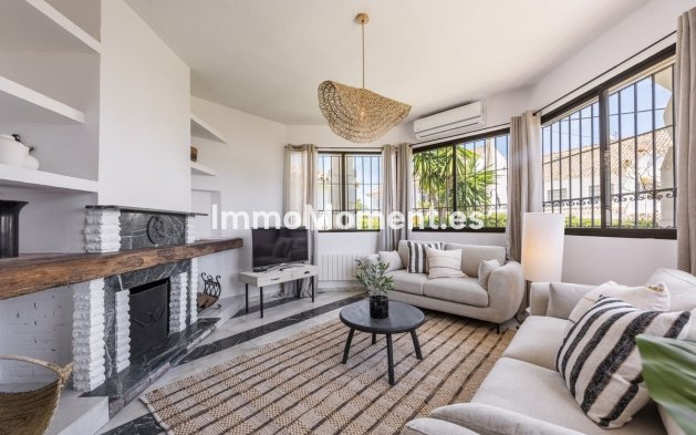 Wiederverkauf - Freistehende Villa - Estepona  - Atalaya