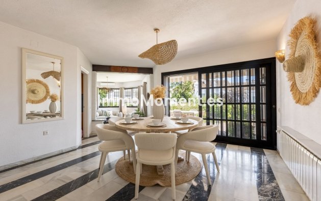 Wiederverkauf - Freistehende Villa - Estepona  - Atalaya