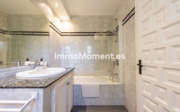 Wiederverkauf - Freistehende Villa - Estepona  - Atalaya