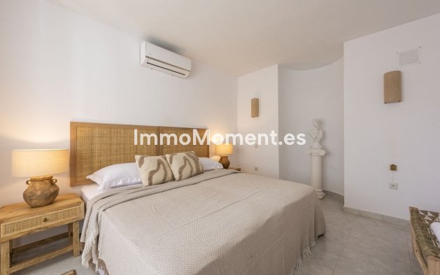 Wiederverkauf - Freistehende Villa - Estepona  - Atalaya
