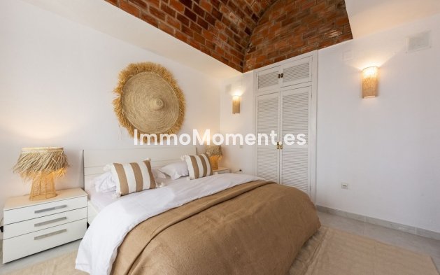 Wiederverkauf - Freistehende Villa - Estepona  - Atalaya