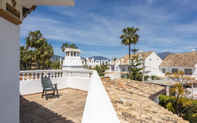 Wiederverkauf - Freistehende Villa - Estepona  - Atalaya