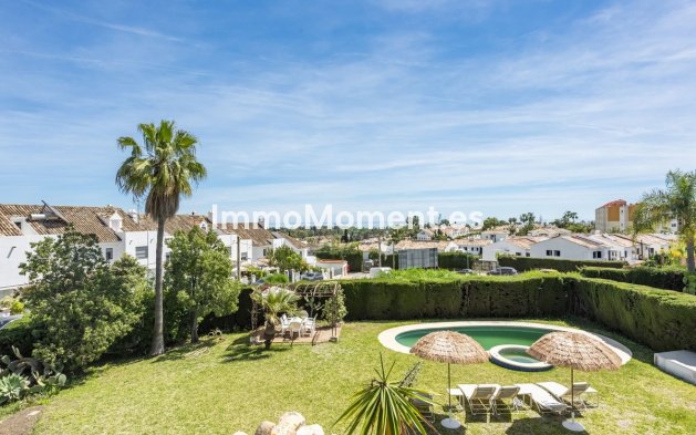 Wiederverkauf - Freistehende Villa - Estepona  - Atalaya