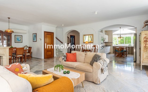 Wiederverkauf - Freistehende Villa - Estepona  - Atalaya