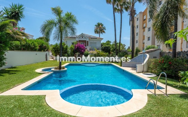 Wiederverkauf - Freistehende Villa - Estepona  - Atalaya