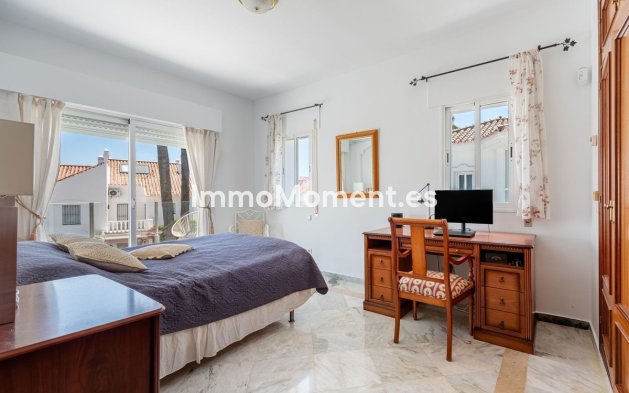 Wiederverkauf - Freistehende Villa - Estepona  - Atalaya