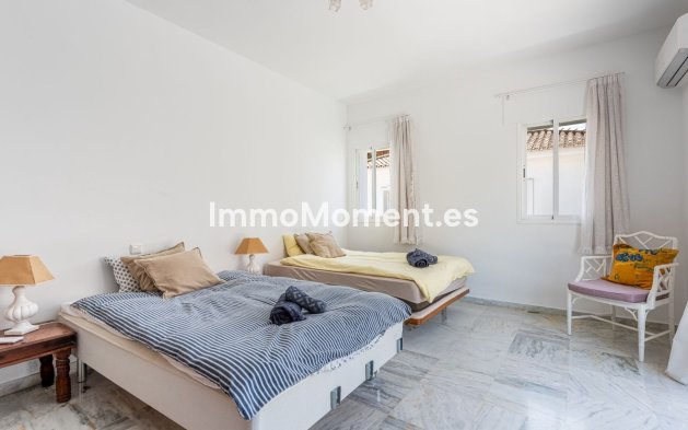 Wiederverkauf - Freistehende Villa - Estepona  - Atalaya