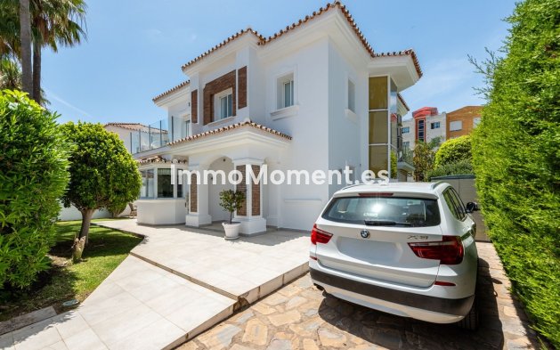 Wiederverkauf - Freistehende Villa - Estepona  - Atalaya