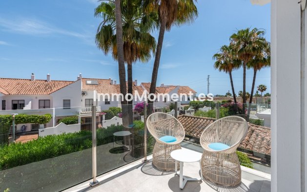 Wiederverkauf - Freistehende Villa - Estepona  - Atalaya