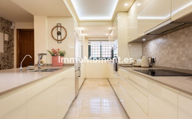 Revente - Appartement - Estepona  - Estepona Centro