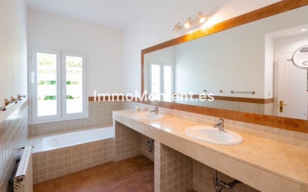 Resale - Detached villa - Sotogrande - Sotogrande Costa