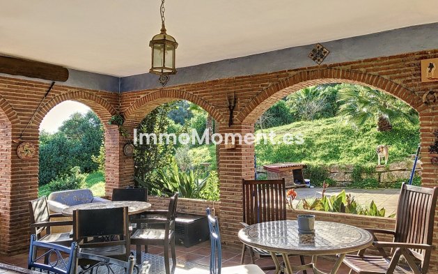 Reventa - Villa independiente - Estepona  - Estepona Centro