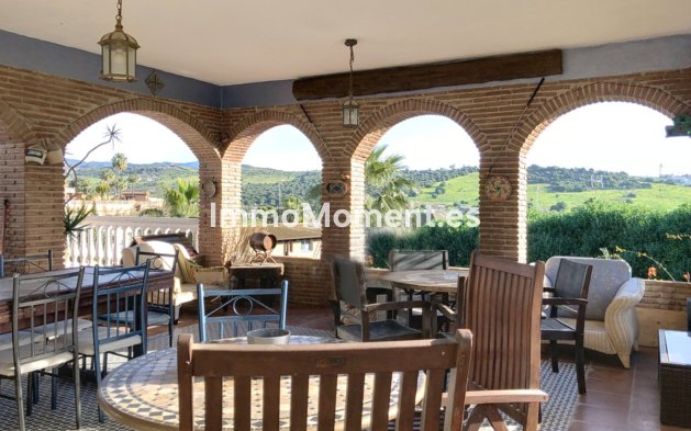 Reventa - Villa independiente - Estepona  - Estepona Centro