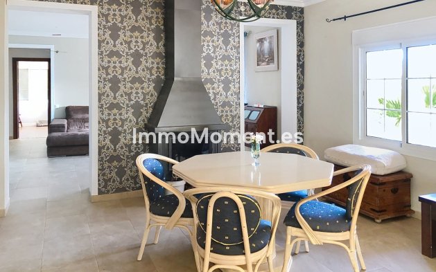 Reventa - Villa independiente - Estepona  - Estepona Centro