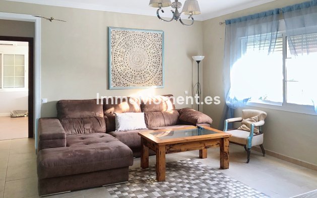 Reventa - Villa independiente - Estepona  - Estepona Centro