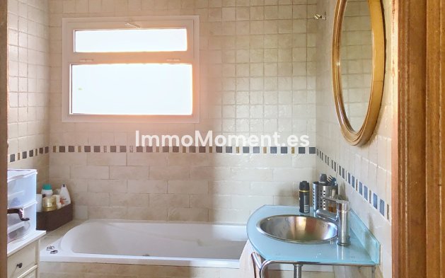 Reventa - Villa independiente - Estepona  - Estepona Centro