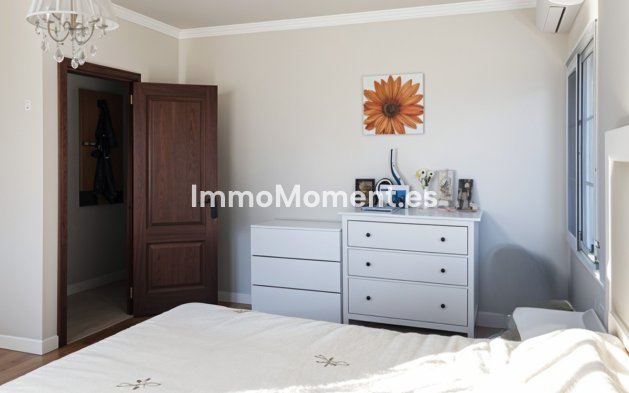 Reventa - Villa independiente - Estepona  - Estepona Centro