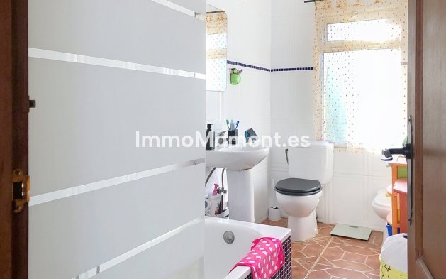 Reventa - Villa independiente - Estepona  - Estepona Centro