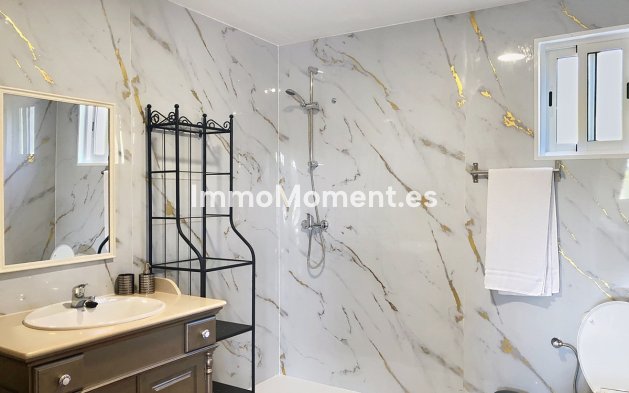 Reventa - Villa independiente - Estepona  - Estepona Centro