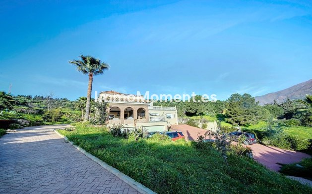 Reventa - Villa independiente - Estepona  - Estepona Centro