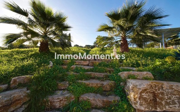 Reventa - Villa independiente - Estepona  - Estepona Centro