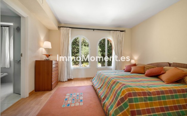 Resale - Detached villa - Marbella - Elviria