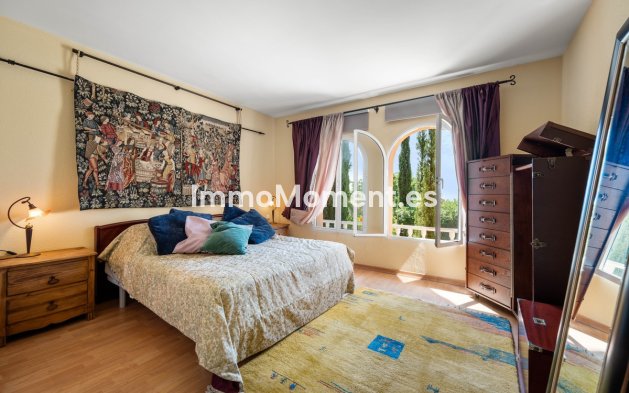 Resale - Detached villa - Marbella - Elviria