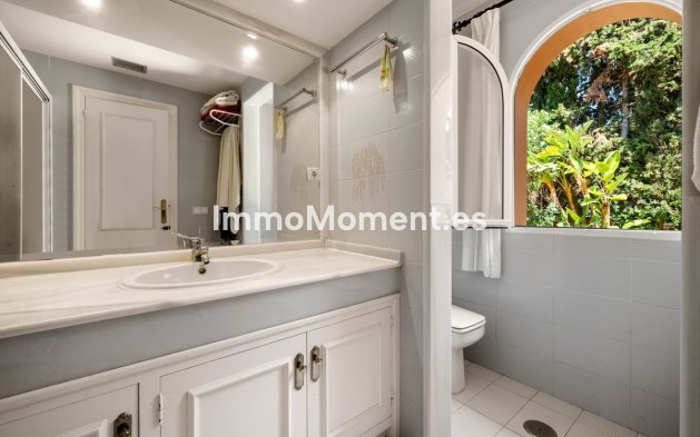 Resale - Detached villa - Marbella - Elviria