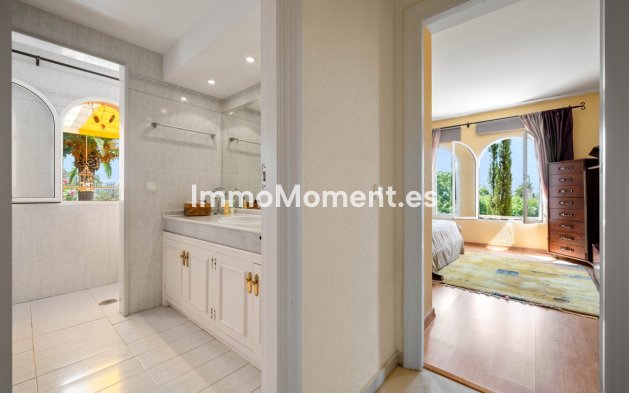 Resale - Detached villa - Marbella - Elviria
