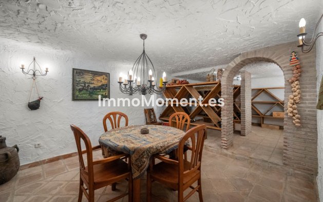 Resale - Detached villa - Marbella - Elviria