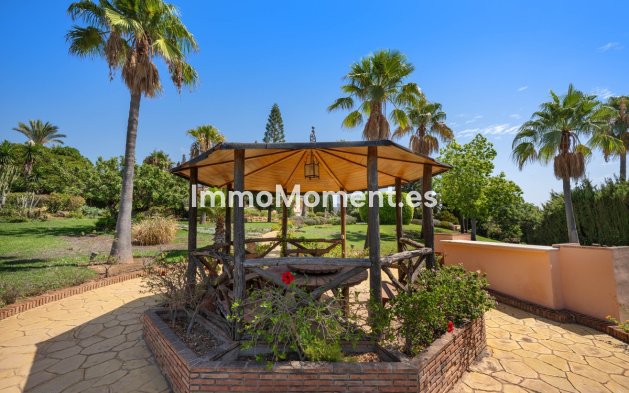 Resale - Detached villa - Marbella - Elviria