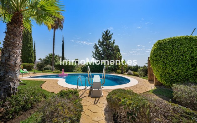 Resale - Detached villa - Marbella - Elviria