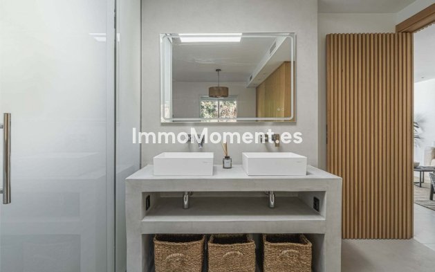 Resale - Apartment - Benahavís - La Quinta