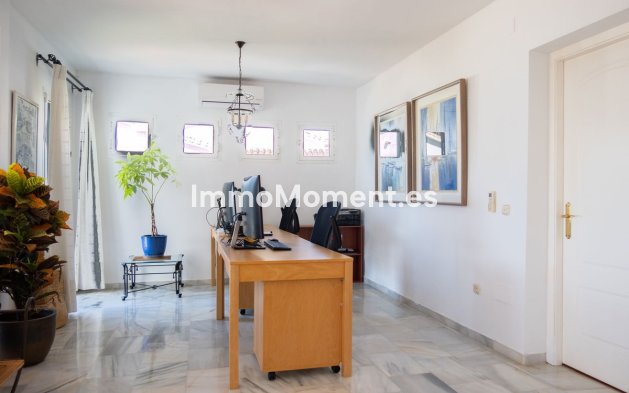 Bestaande woning - Vrijstaande villa - Estepona  - El Padron